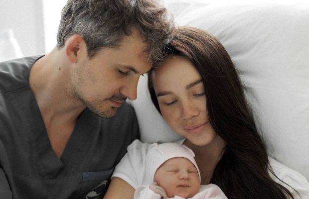 "Далі затягувати вже було небезпечно": дружина Жені Кота розповіла про труднощі під час пологів