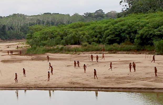 Унікальні кадри: в Перу зняли на відео плем'я, яке відмовляється від контактів зі світом