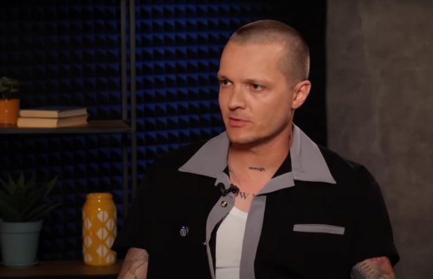 Відомий український співак-військовий розповів про службу в ЗСУ: "Пакував трупи хлопців"