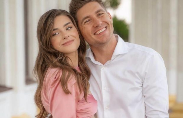 Дружина Остапчука розповіла, як повідомила чоловіку про вагітність: "Я розридалася"