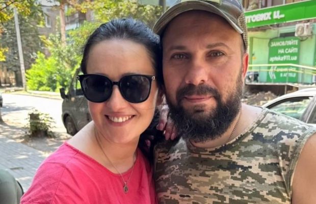 "Ніщо не змогло мене зупинити": Соломія Вітвіцька поїхала до коханого на фронт (відео)