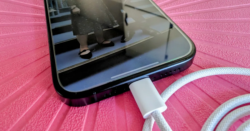 В iPhone 16 наконец-то увеличится мощность зарядки / фото Digital Trends В iPhone 16 наконец-то увеличится мощность зарядки / фото Digital Trends
