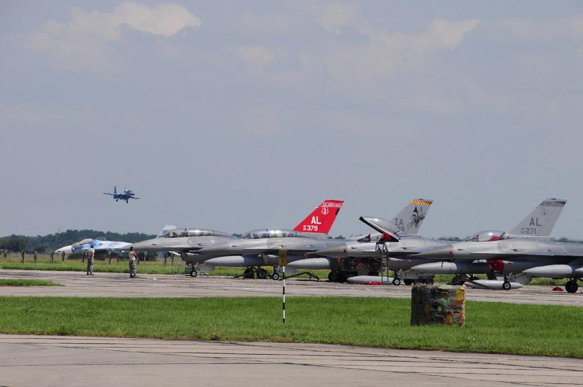 Заяви щодо розміщення літаків F-16 у Молдові лунають вже не вперше / фото US DoD Заяви щодо розміщення літаків F-16 у Молдові лунають вже не вперше / фото US DoD