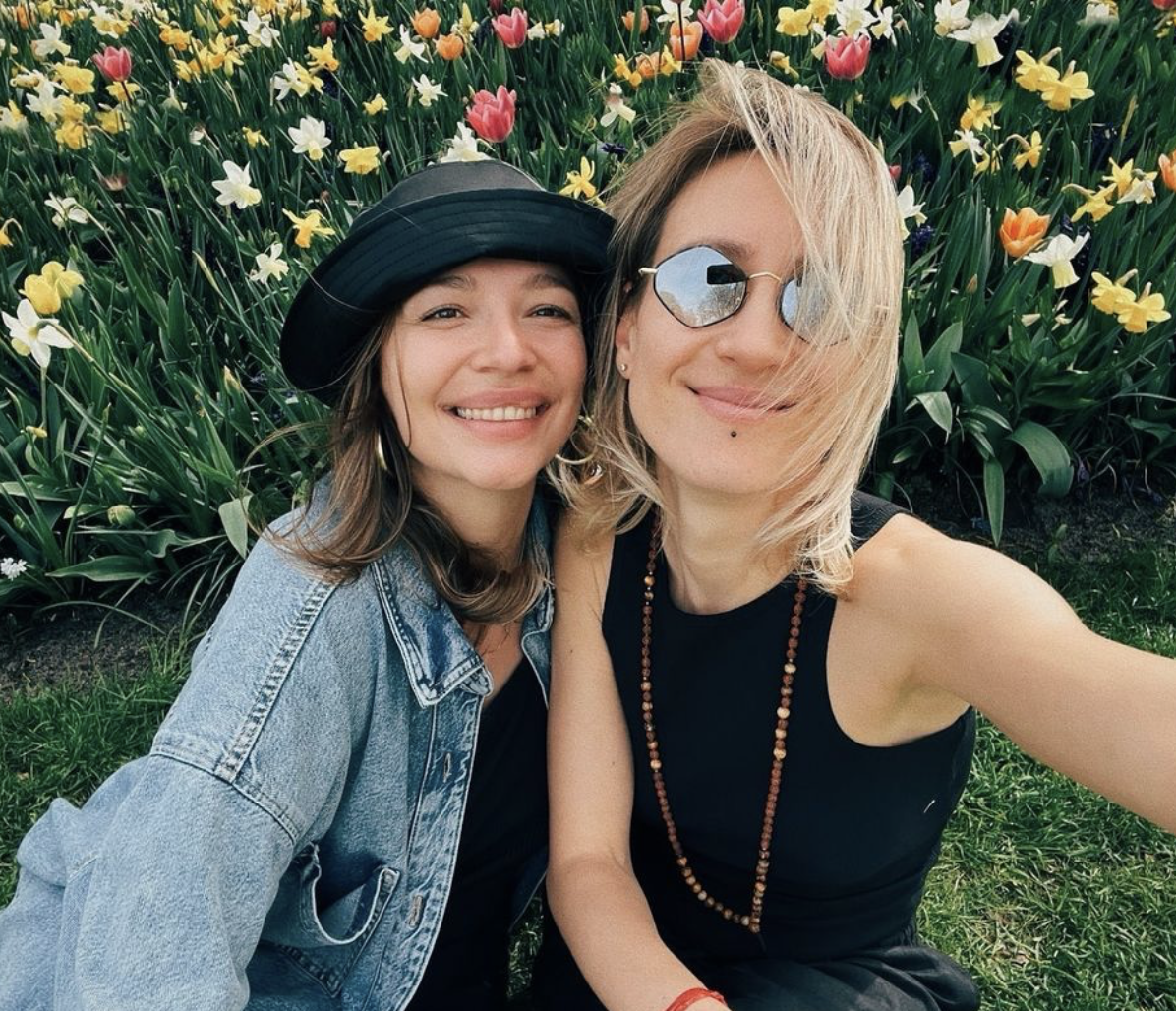 Зоя Мозговая с девушкой Юлией / Скриншот Instagram Зоя Мозговая с девушкой Юлией / Скриншот Instagram