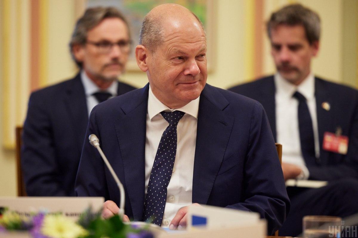 Шольц намагається покращити свій імідж в Німеччині, намагаючись бути миротворцем / фото УНІАН