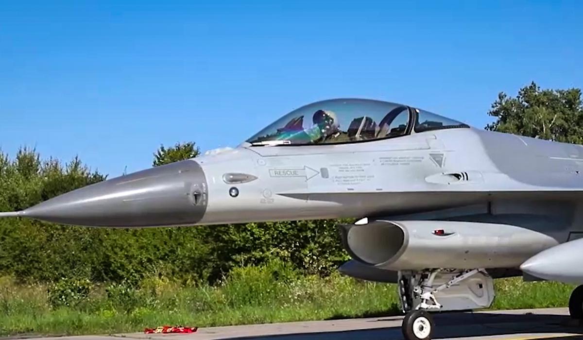 В Аргентине раскрыли время на подготовку пилота F-16: Украина справилась вдвое быстрее В Аргентине раскрыли время на подготовку пилота F-16: Украина справилась вдвое быстрее