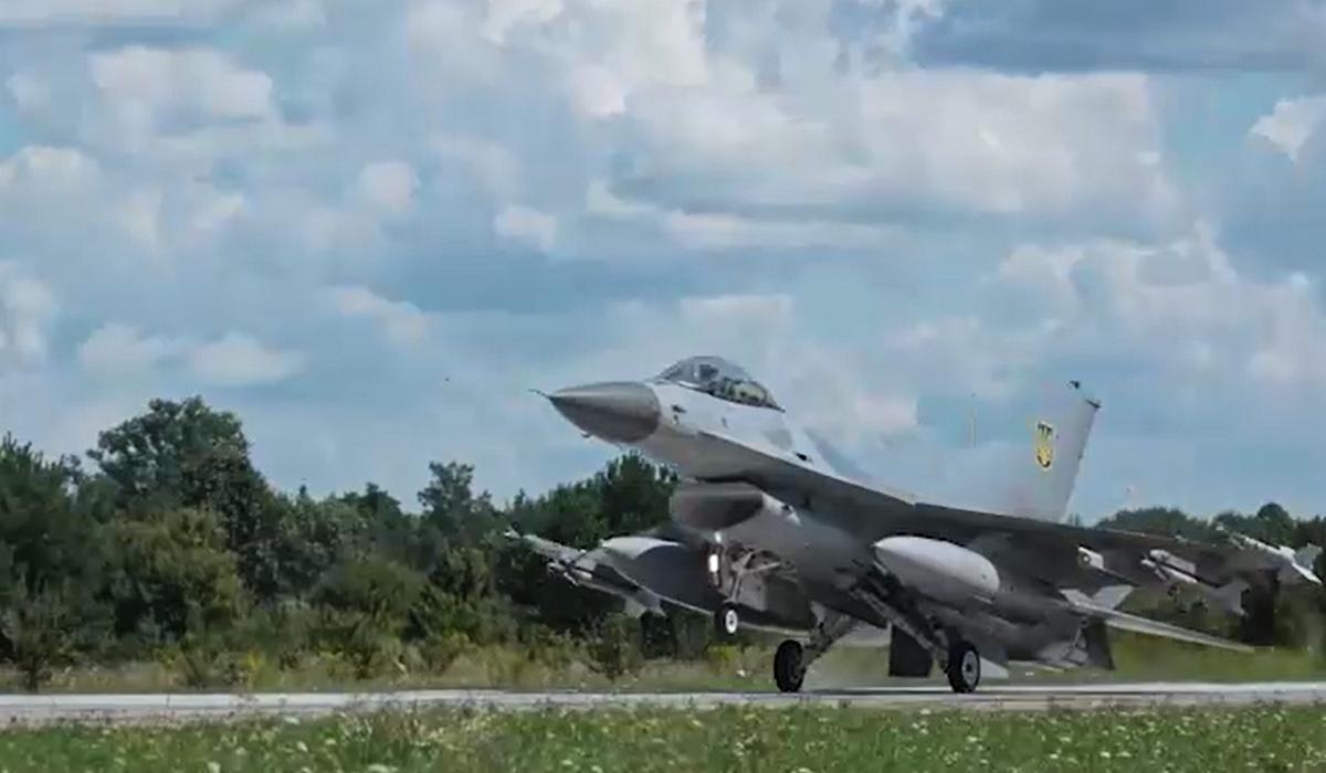 F-16 задействуют в отражении российских атак / Скриншот из видео F-16 задействуют в отражении российских атак / Скриншот из видео