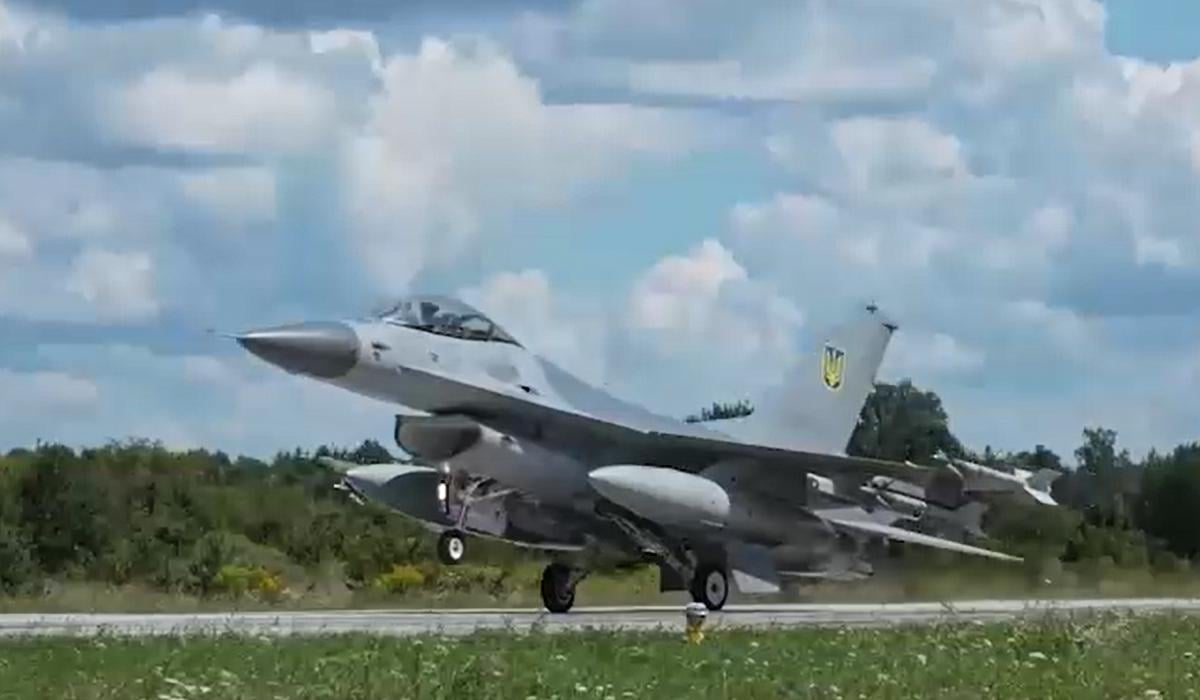 Винищувачі F-16 вже в Україні / скріншот з відео