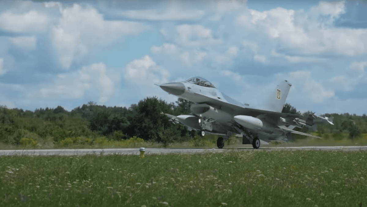 F-16 в Украине могли сбить дружественным огнем из Patriot, - NYT