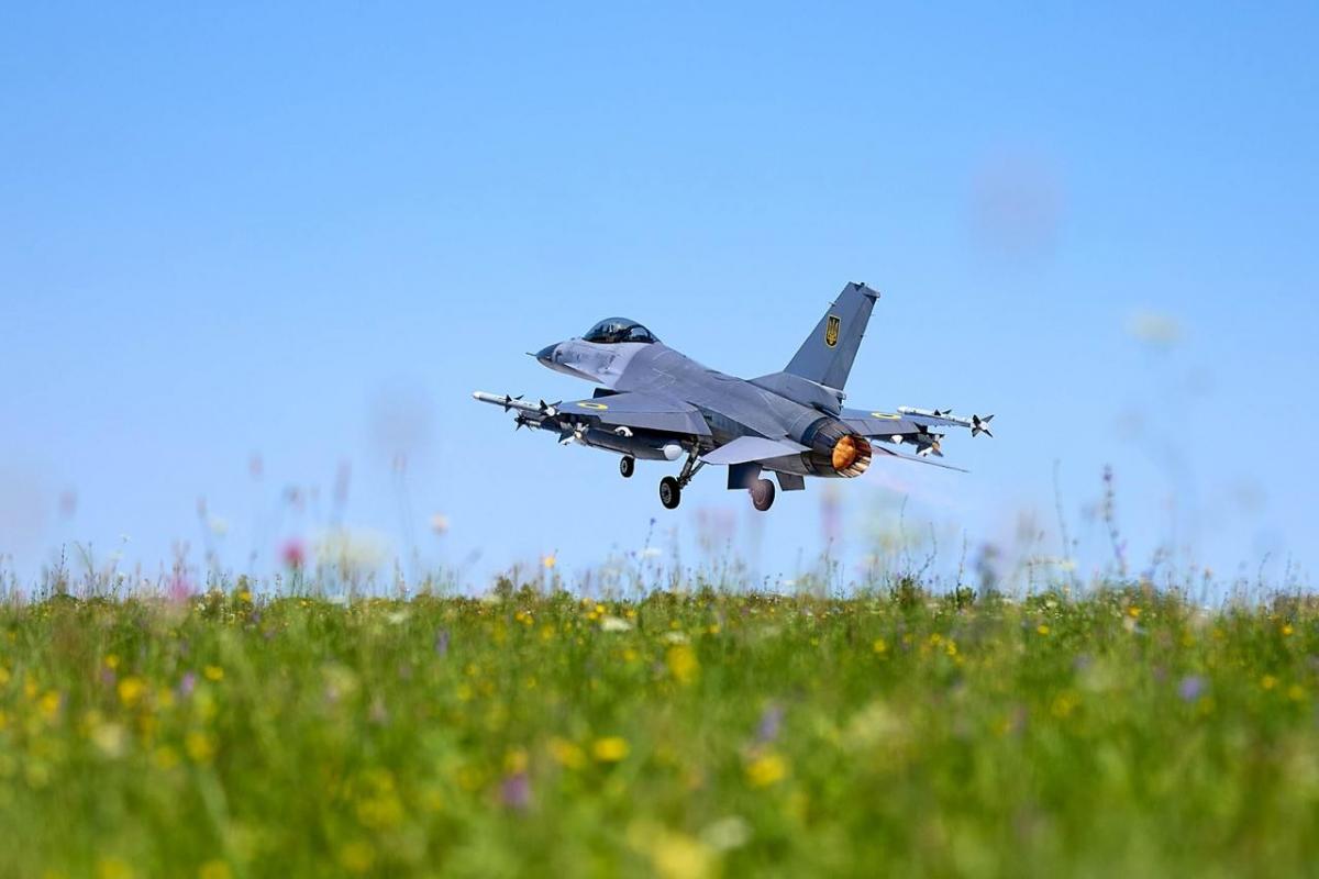 Летчик раскрыл, сколько могут расследовать катастрофу F-16 / фото Zelenskiy Official