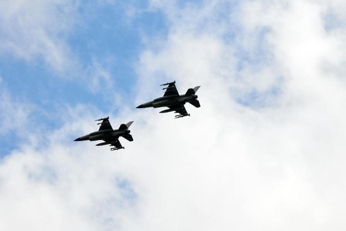 Украина использует F-16 на фронте: эксперт рассказал, как именно это происходит