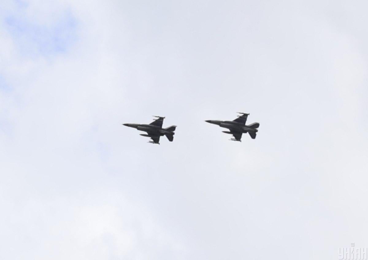 Україна використовує ресурс винищувачів F-16 швидше, ніж слід було б, – NYT Україна використовує ресурс винищувачів F-16 швидше, ніж слід було б, – NYT