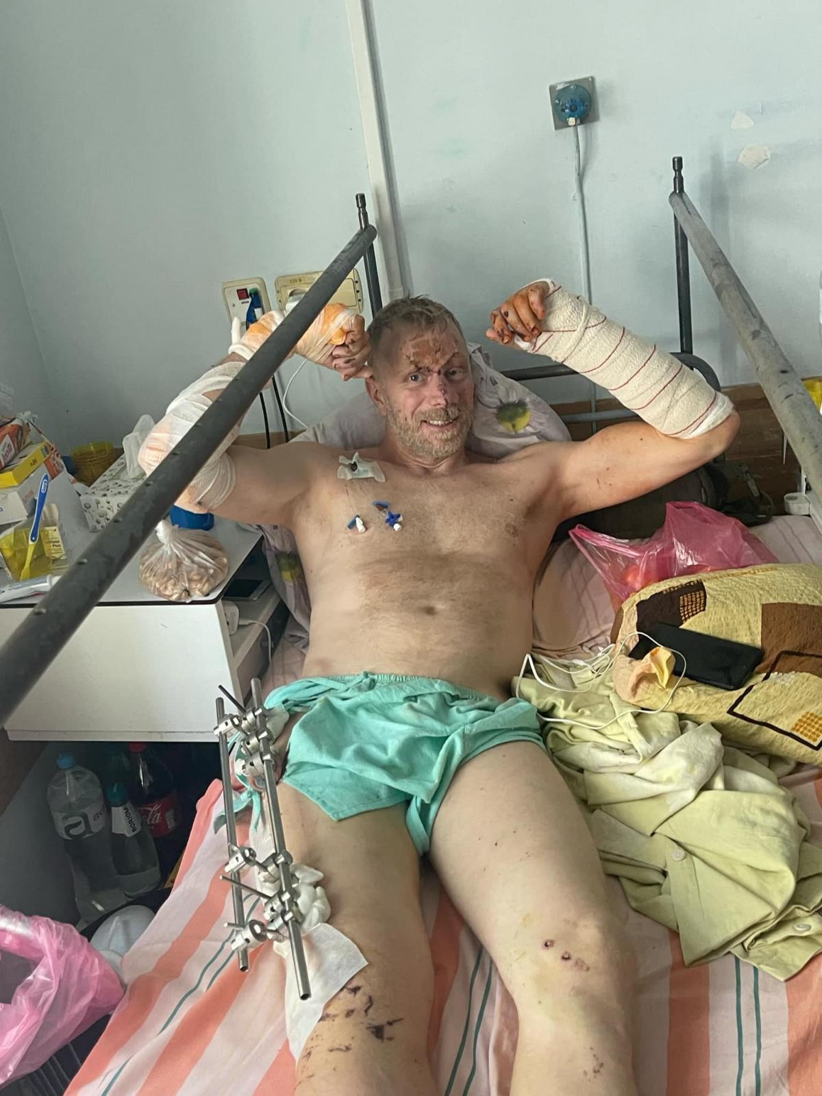 Раненый Андрей Валенский / фото фейсбук Артема Мяуса Раненый Андрей Валенский / фото фейсбук Артема Мяуса