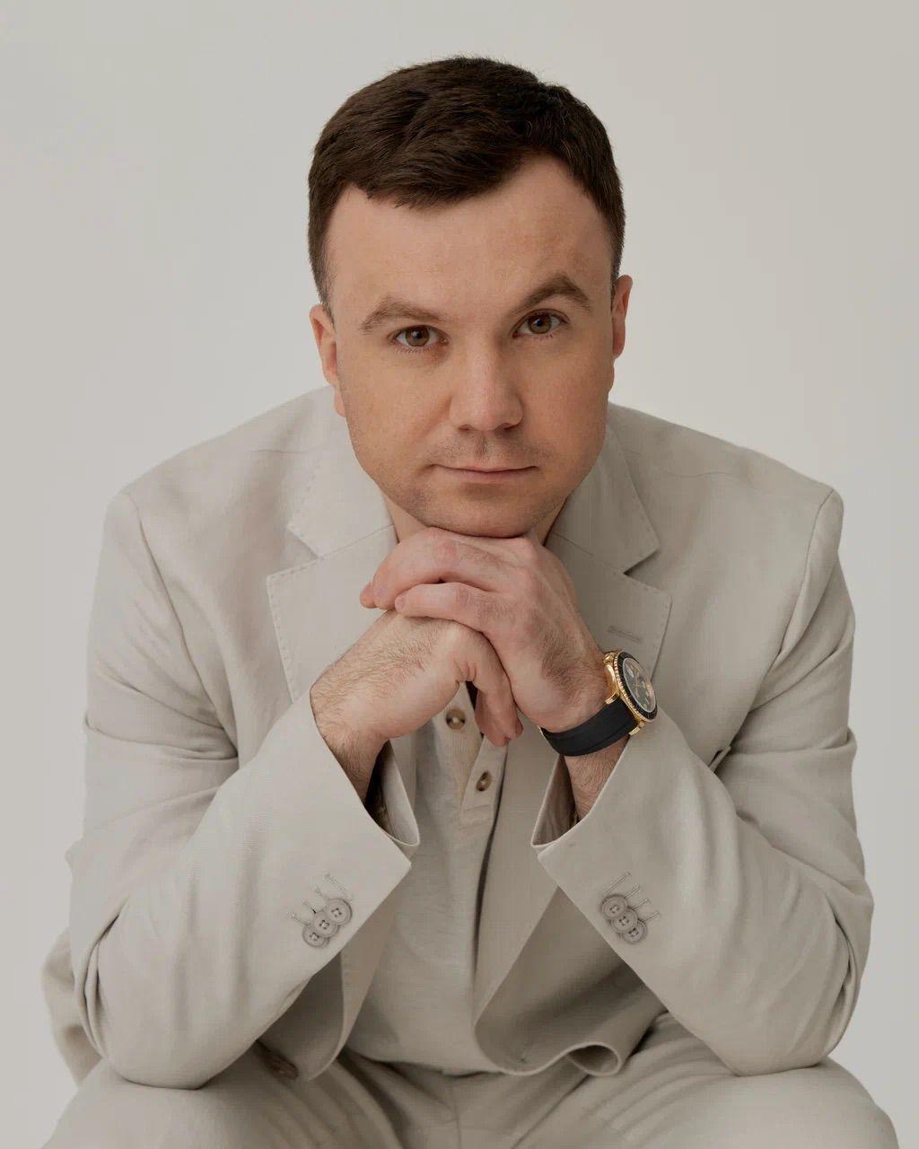 Максим Іванчук: пластичний хірург, який оперував себе Максим Іванчук: пластичний хірург, який оперував себе