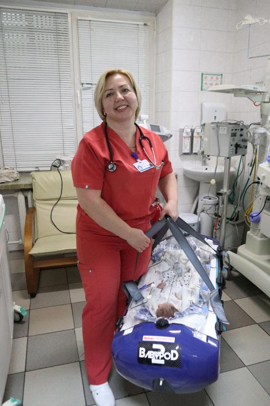 Кювез BabyPod2, крім свого широкого функціоналу, легкий та мобільний Кювез BabyPod2, крім свого широкого функціоналу, легкий та мобільний