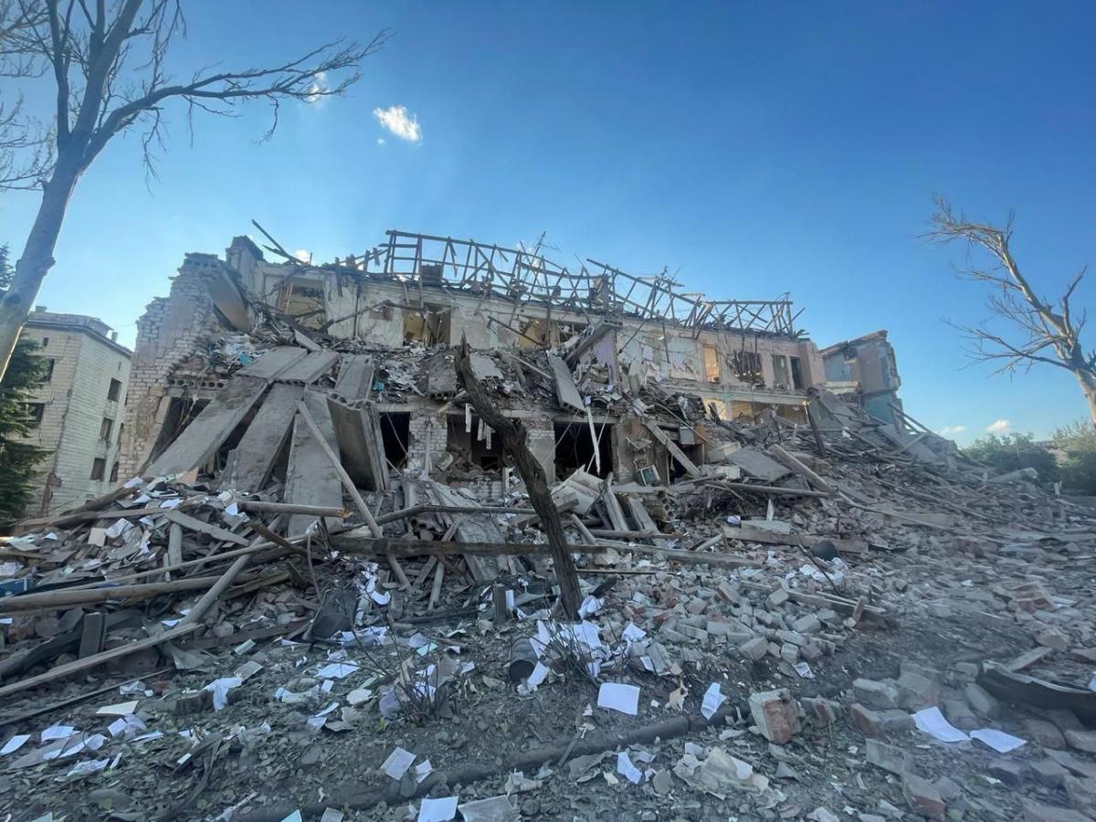 Пошкоджено дві багатоповерхівки та адмінбудівлю / фото Вадим Філашкін Пошкоджено дві багатоповерхівки та адмінбудівлю / фото Вадим Філашкін