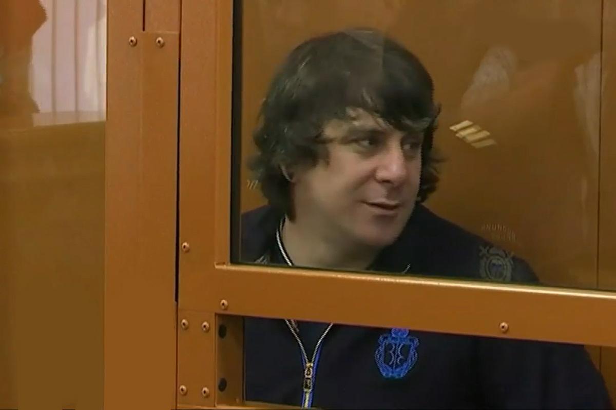 Тамерлан Эскерханов должен был отсидеть 14 лет, но вышел уже через 7 / кадр из видео Тамерлан Эскерханов должен был отсидеть 14 лет, но вышел уже через 7 / кадр из видео