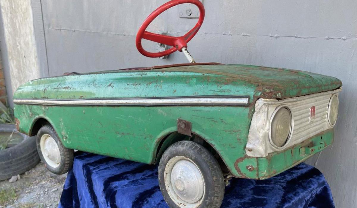 Радянські машинки-іграшки / newauction.org Радянські машинки-іграшки / newauction.org