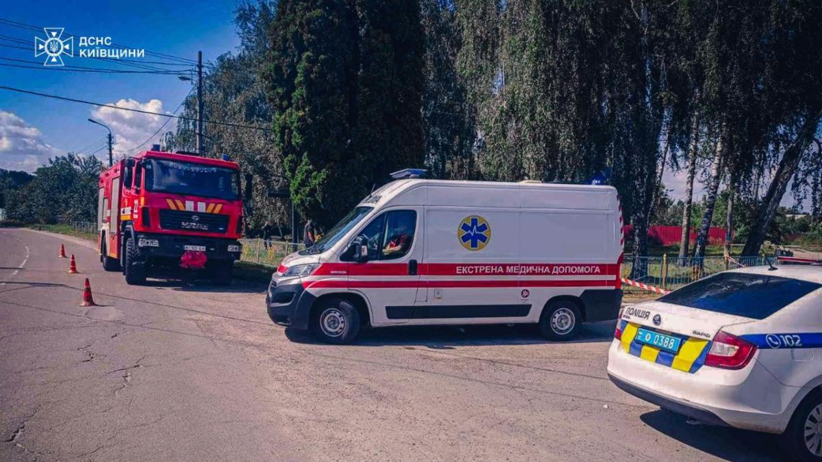 На Киевщине в результате взрыва гранаты погиб мужчина / фото ГСЧС На Киевщине в результате взрыва гранаты погиб мужчина / фото ГСЧС