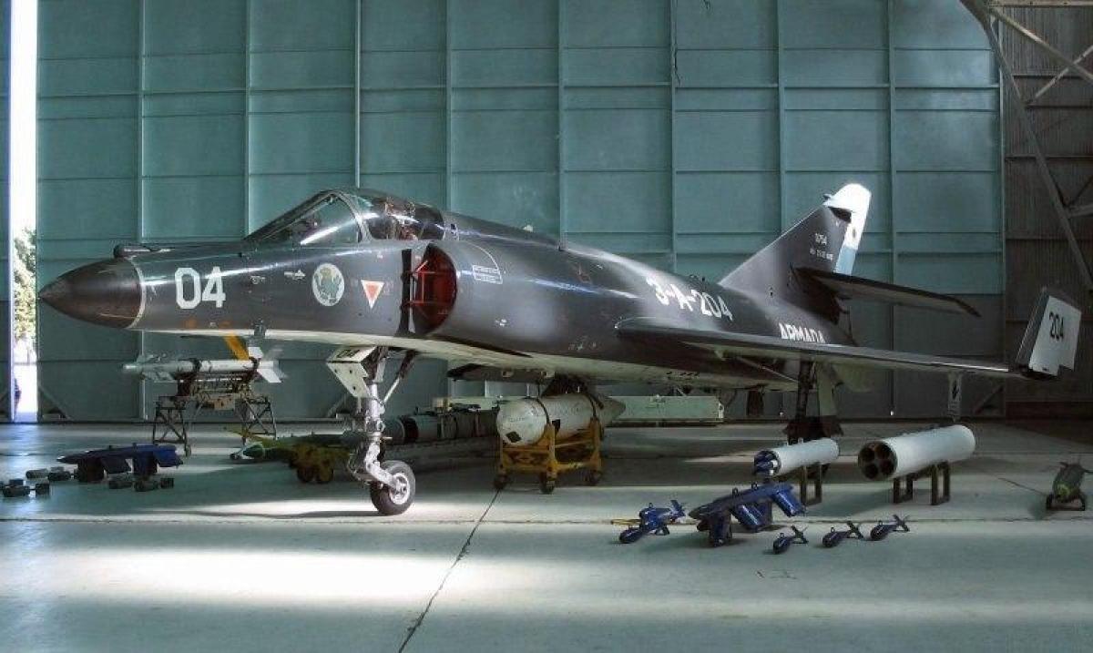 Dassault-Breguet Super Etendard является французским сверхзвуковым палубным штурмовиком / фото wiki Dassault-Breguet Super Etendard является французским сверхзвуковым палубным штурмовиком / фото wiki