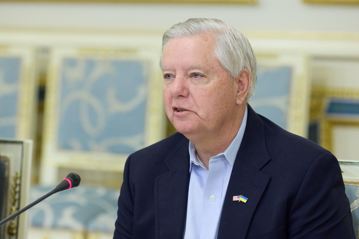 Ліндсі Грем каже, що мета його законопроєкту - перетворити Росію на 