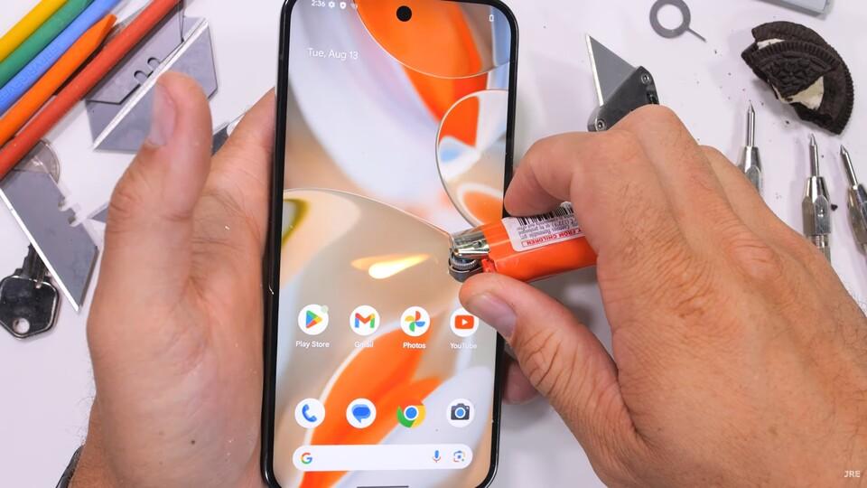 Новый топовый смартфон Google успешно прошел тест на прочность / Скриншот с видео Новый топовый смартфон Google успешно прошел тест на прочность / Скриншот с видео