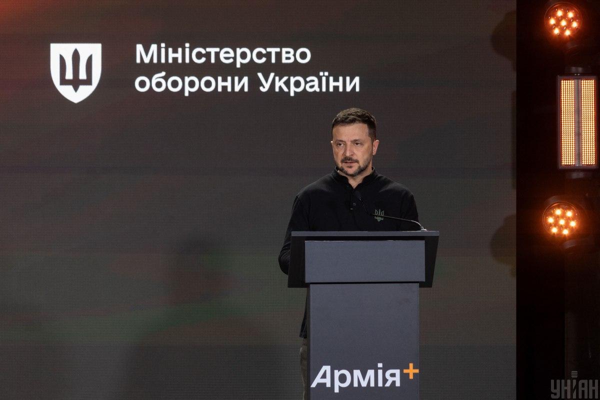 Володимир Зеленський поділився важливою інформацією щодо повернення громадян України з ворожого полону / фото УНІАН Володимир Зеленський поділився важливою інформацією щодо повернення громадян України з ворожого полону / фото УНІАН