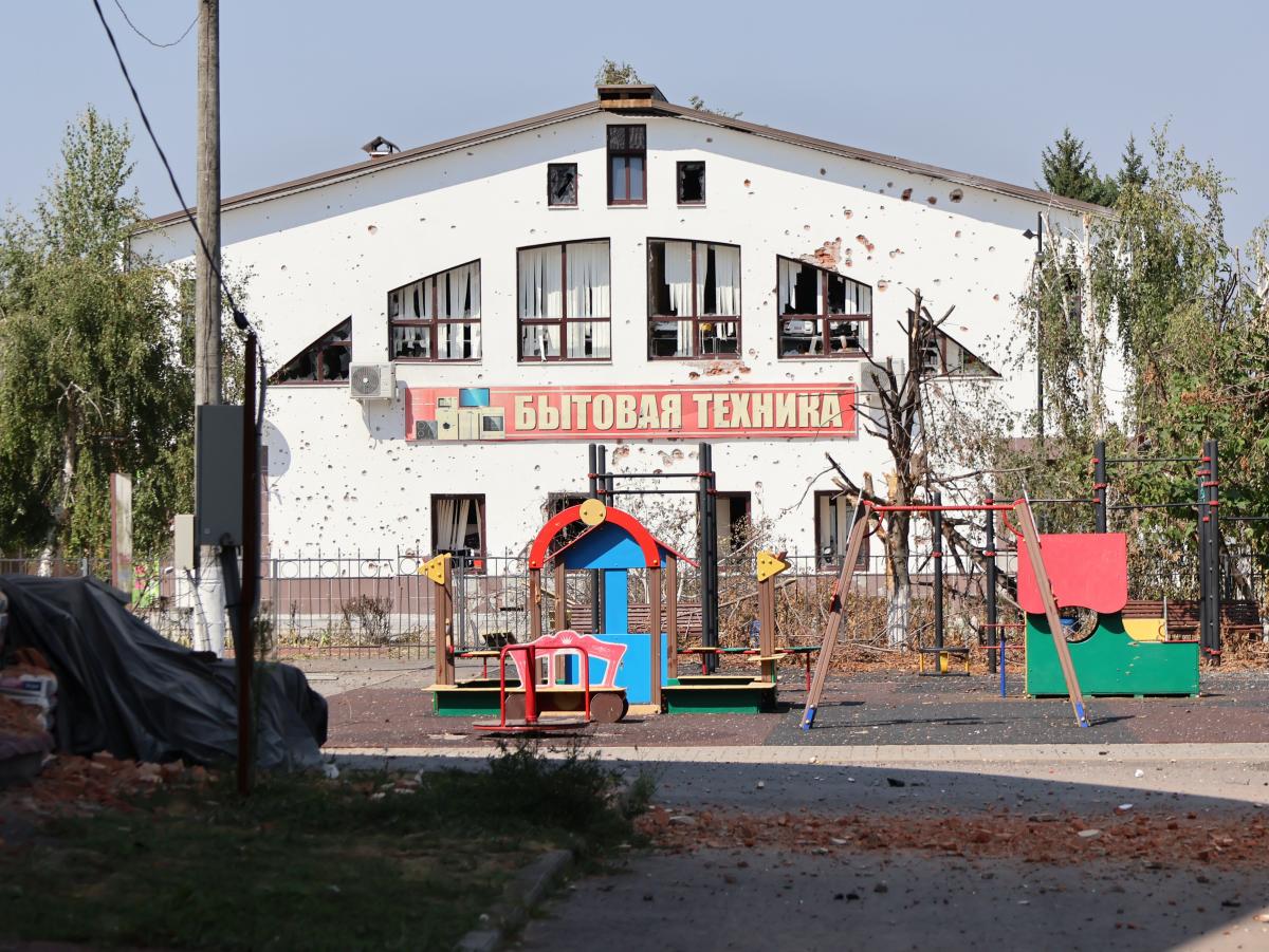 "Українці думають, що росіяни погані. Те ж саме росіяни думають, що українці погані", - розмірковує мешканка Суджі / фото УНІАН, Дмитро Ключко "Українці думають, що росіяни погані. Те ж саме росіяни думають, що українці погані", - розмірковує мешканка Суджі / фото УНІАН, Дмитро Ключко