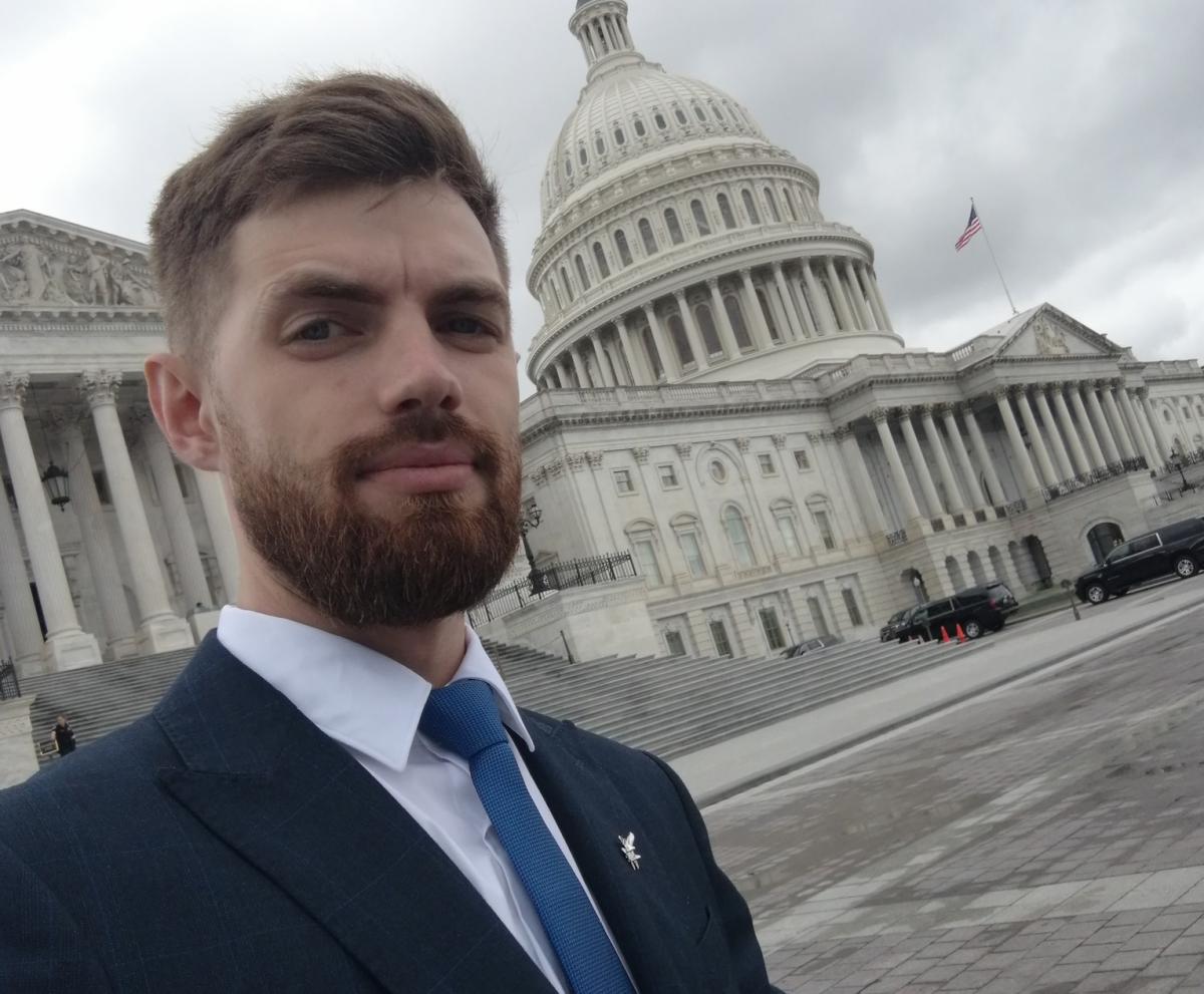 "Джус" особисто їздив до США лобіювати зброю для України / фото Фейсбук Лілія Авер'янова "Джус" особисто їздив до США лобіювати зброю для України / фото Фейсбук Лілія Авер'янова