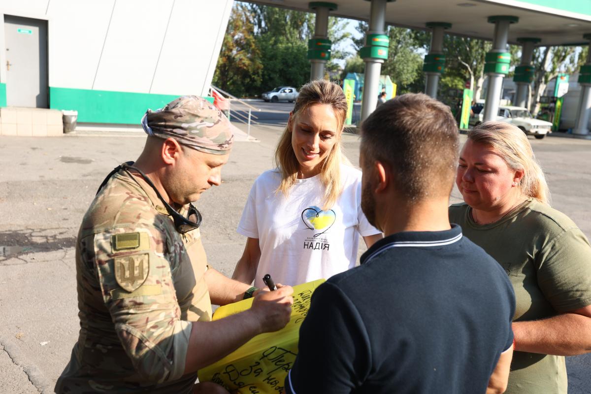 Валерій Дубіль: До Дня Незалежності передали велику партію допомоги військовим і медикам на Донбас Валерій Дубіль: До Дня Незалежності передали велику партію допомоги військовим і медикам на Донбас