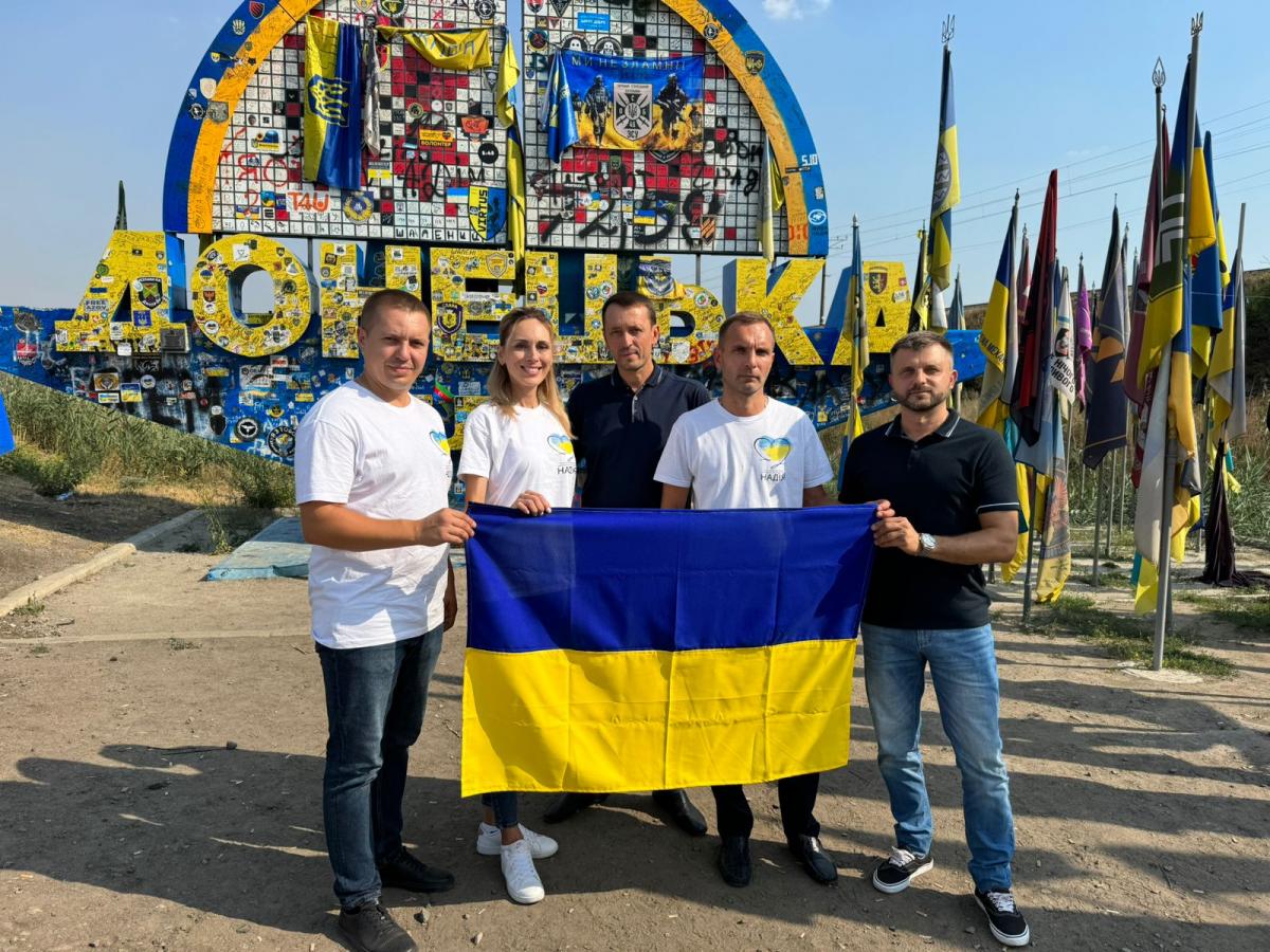 Валерій Дубіль: До Дня Незалежності передали велику партію допомоги військовим і медикам на Донбас Валерій Дубіль: До Дня Незалежності передали велику партію допомоги військовим і медикам на Донбас