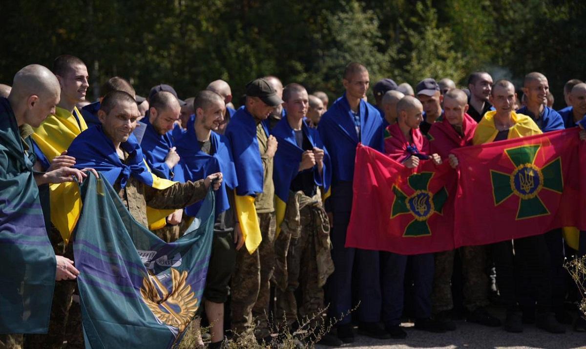 Україна повернула з полону своїх захисників / фото Телеграм-канал Володимира Зеленського Україна повернула з полону своїх захисників / фото Телеграм-канал Володимира Зеленського