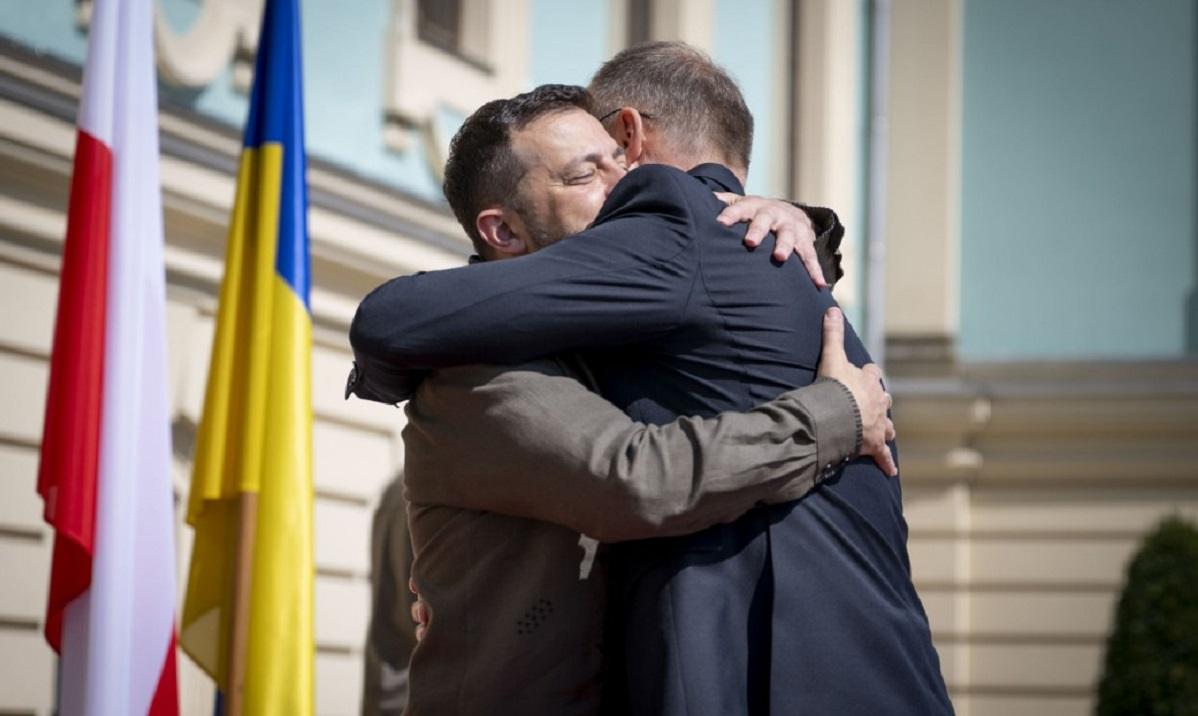Дуда прокоментував вихід військ РФ з України / фото president.gov.ua Дуда прокоментував вихід військ РФ з України / фото president.gov.ua