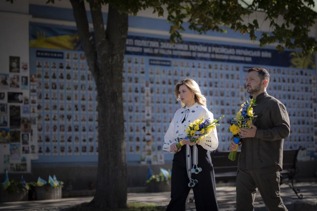 Володимир та Олена Зеленські / фото Офіс Президента Володимир та Олена Зеленські / фото Офіс Президента