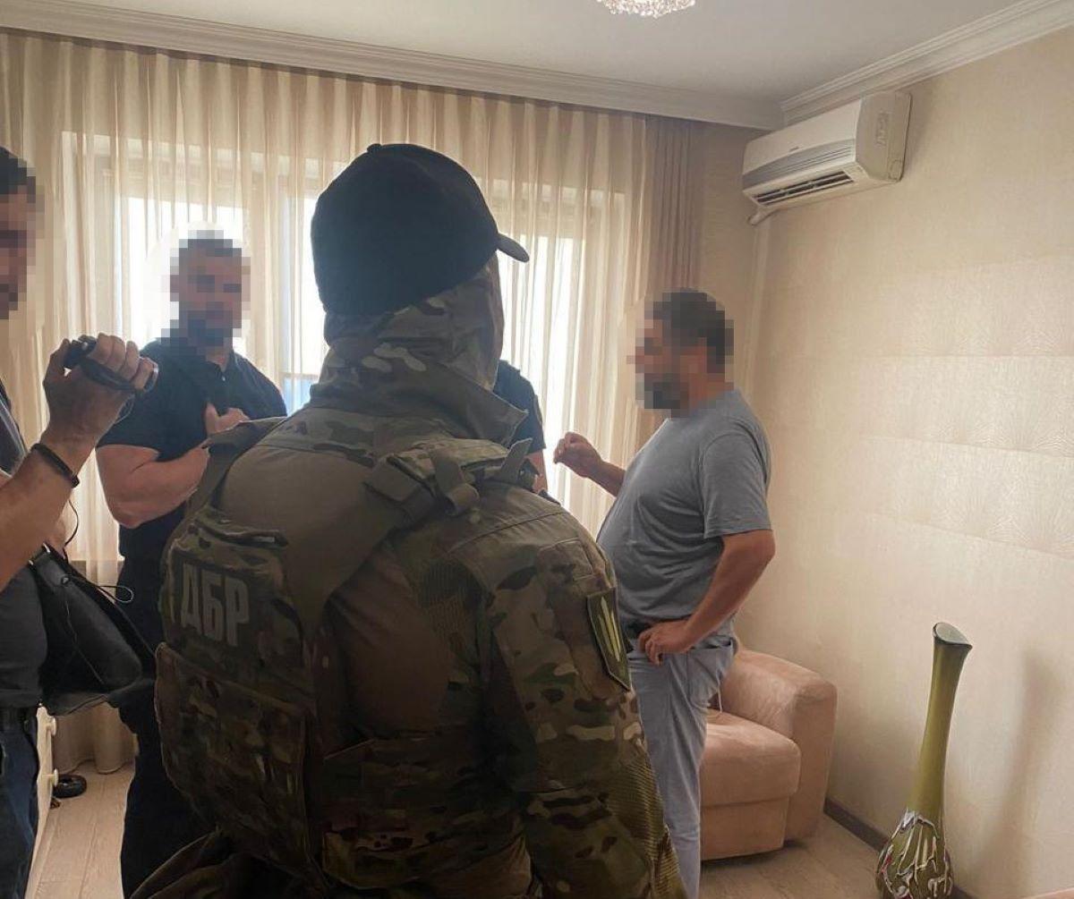 ДБР з'ясовує, як Дмитрук втік з України / ДБР ДБР з'ясовує, як Дмитрук втік з України / ДБР