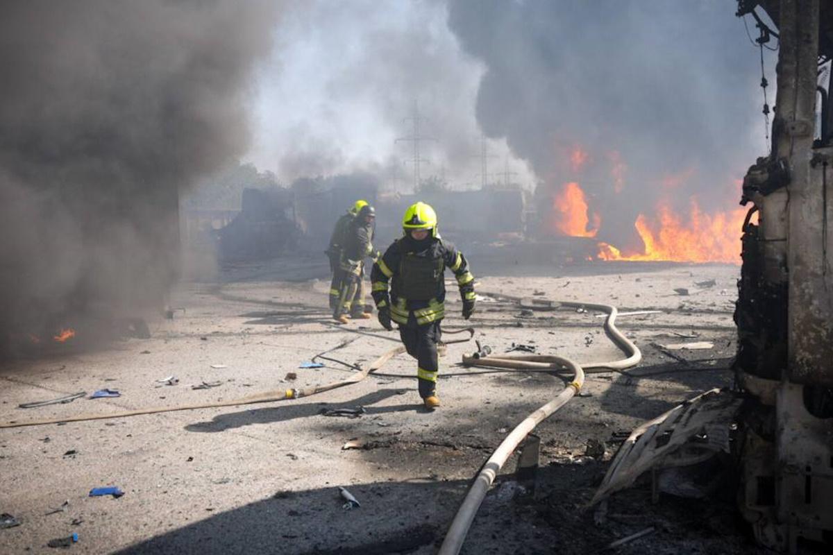 Рятувальники ліквідували 22 пожежі, спричинені обстрілом / фото t.me/dsns_telegram/31635 Рятувальники ліквідували 22 пожежі, спричинені обстрілом / фото t.me/dsns_telegram/31635