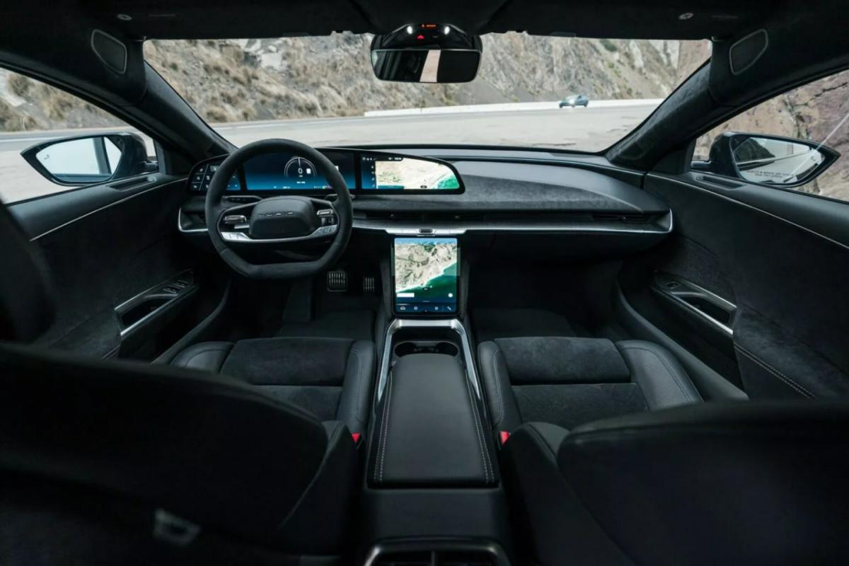 Салон автомобиля / carscoops.com Салон автомобиля / carscoops.com