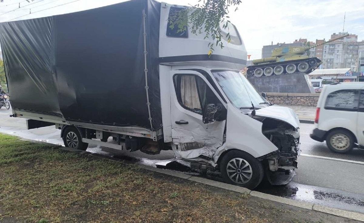 У супроводжувальних документах вказано, що авто нібито прямувало з Дніпра до Одеси / фото Новини-N У супроводжувальних документах вказано, що авто нібито прямувало з Дніпра до Одеси / фото Новини-N