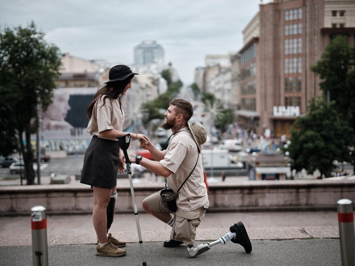 Соратын қыздардың үйдегі фотосы