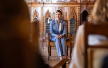 Олена Зеленська у вишуканому образі з цікавим акцентом прибула до Стамбула (фото)