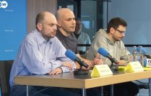 Російська опозиція закликала послабити санкції проти РФ: у Зеленського відреагували