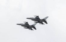 Украина не сможет задействовать более десяти самолетов F-16, нет пилотов, - NYT
