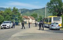 На Закарпатті троє чоловіків напали на прикордонника та відібрали зброю: їх затримали у Румунії