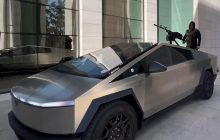 "Илон, спасибо": Кадыров показал Tesla Cybertruck с пулеметом для "зоны СВО" (видео)