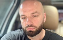 Відомий український ведучий розповів, що його мама підтримує агресію РФ: "Вона виходить на мітинги"