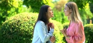 Ця звичка №1 руйнує дружбу: як зрозуміти, що сварка чи розрив близькі