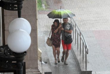 Завтра в Україні дощитиме та здійметься рвучкий вітер, - синоптикиня Діденко