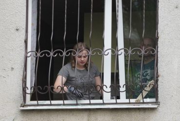 РФ вдарила ракетою по Харкову: пошкоджено будівлю поліклініки, є постраждалі