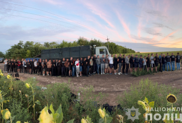 На Одещині затримали вантажівку з рекордною кількістю ухилянтів (фото, відео)