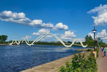 На Прирічній побудують великий паркінг-укриття: це вільні від машин двори, додаткова безпека та новий сквер